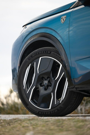 Michelin equipaggia le nuove Peugeot 3008 ed E-3008. Pneumatici progettati su misura per sicurezza e durata