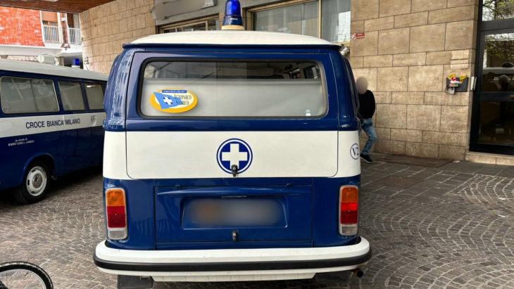 storia del soccorso: le foto dell'ambulanza volkswagen t2