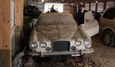 Un classico salvato: Jaguar Mark X, che ha trascorso 30 anni in un fienile, è stato restaurato e messo in vendita