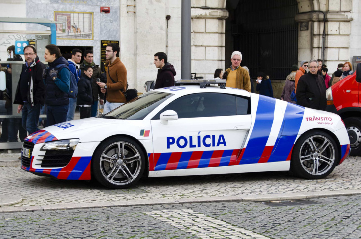 lamborghini o ferrari? le auto della polizia più veloci (e costose) del mondo