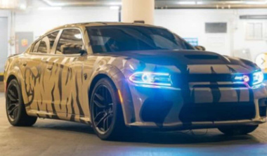 Conducente con Dodge Charger Hellcat modificata detenuto dalla polizia di Seattle