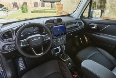 Jeep, diventano e-Hybrid anche Renegade e Compass con interni rinnovati e tecnologici