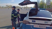 pronta la prima auto elettrica della polizia italiana: una tesla model x
