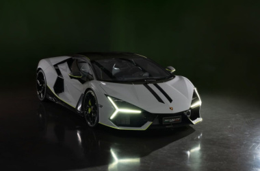Lamborghini Revuelto: una versione unica al mondo brilla all’Arena Lamborghini
