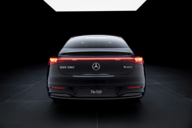 Arriva il restyling per la Mercedes EQS: più autonomia e ritocchi estetici