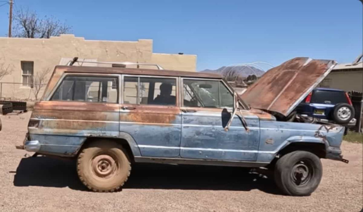 youtuber riporta in vita un jeep wagoneer del 1964 abbandonato dopo averlo acquistato per soli 2 dollari