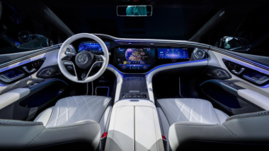 Mercedes EQS: l'aggiornamento estende l’autonomia e regala l'Hyperscreen di serie