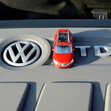 Volkswagen ordina 700 robot per la produzione della Kuka