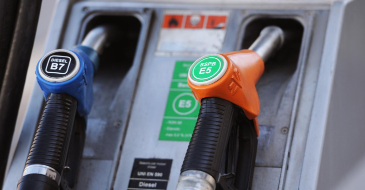 benzina, codacons: superati i 2,5 euro al litro al servito. i prezzi più alti sulla a21, a benevento e a modena