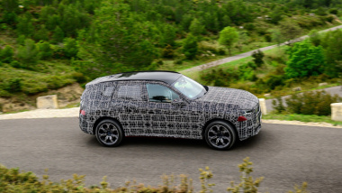 BMW X3 2025, a Miramas con i prototipi