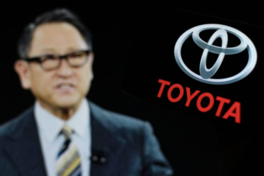 La profezia del dirigente Toyota si avvera: auto elettriche “in crisi”
