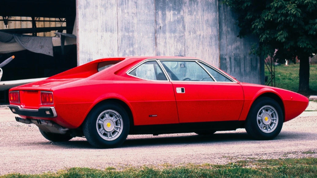 Dino 208 GT4 del 1975: una (quasi) Ferrari poco rampante