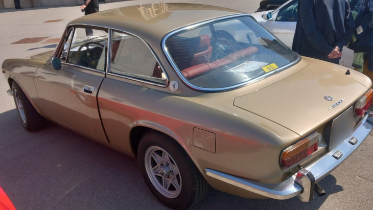alfa romeo 2000 gt veloce bertone del 1971: le foto di un'auto amatissima dai collezionisti