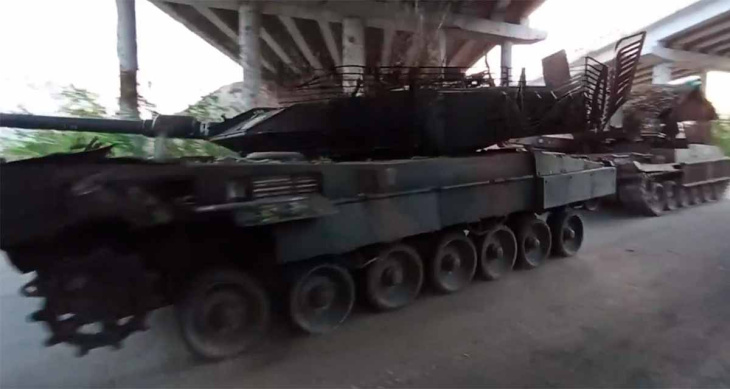 vídeo: carro armato leopard ucraino catturato viene trasportato in russia