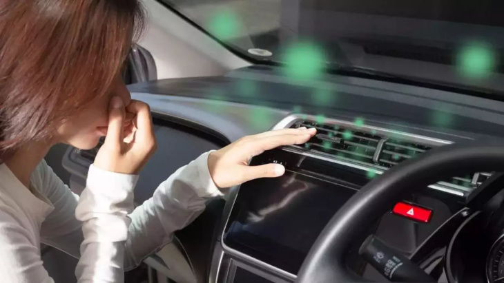 perchè l’aria condizionata della tua auto ha un cattivo odore (e come risolvere il problema)
