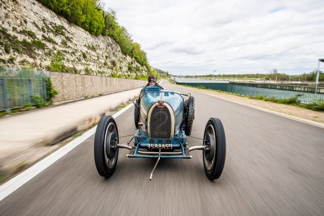 bugatti type 35: un secolo di vita per l’auto da corsa più vincente