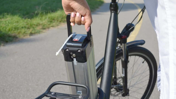le batterie delle bici elettriche sono più sicure con la resina