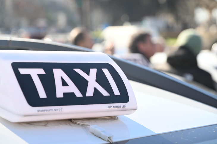 roma,in arrivo mille licenze taxi 'a fine settembre i vincitori'