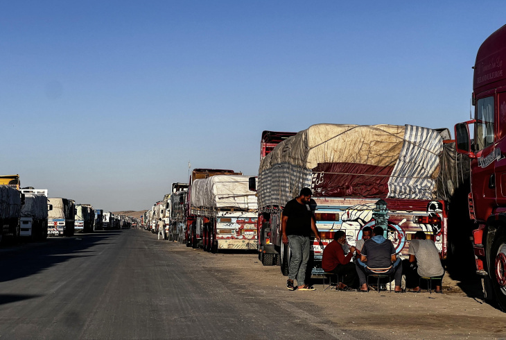 'sono 150 i camion di aiuti verso gaza, i primi da 20 giorni'