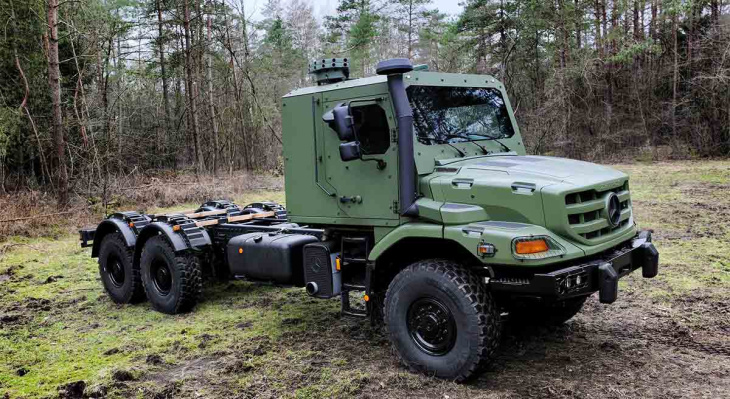 mercedes-benz special trucks equipaggia i camion zetros con cabina blindata di fabbrica