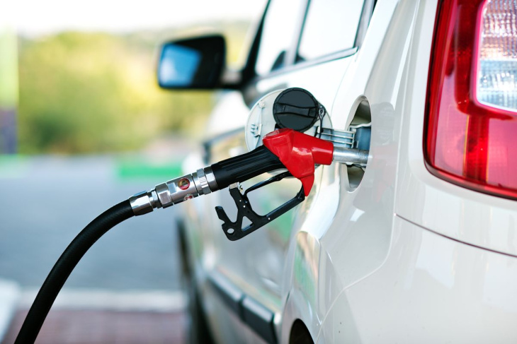prezzi benzina e diesel in aumento dal 2027: tutto sulla nuova ets