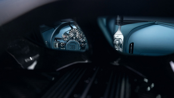 bugatti tourbillon: l'erede della chiron monta un v16 ibrido da 1.800 cv