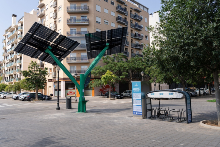 alberi fotovoltaici: il progetto per le auto elettriche