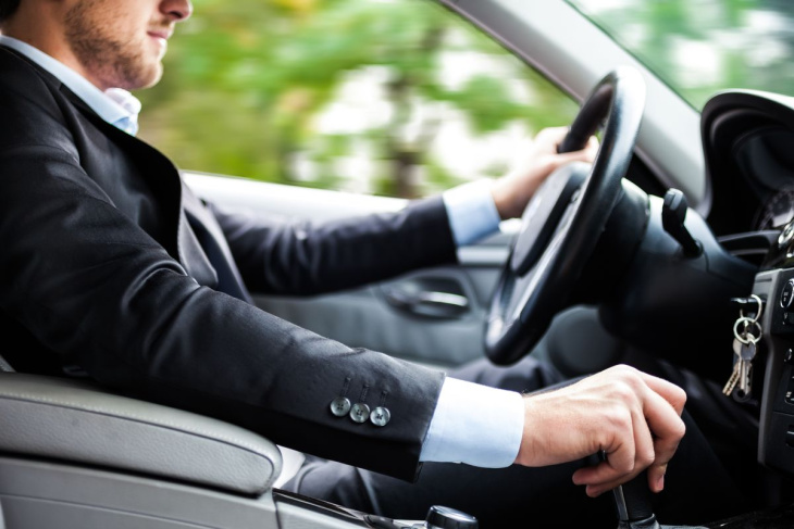 i livelli di guida autonoma: differenze e normative