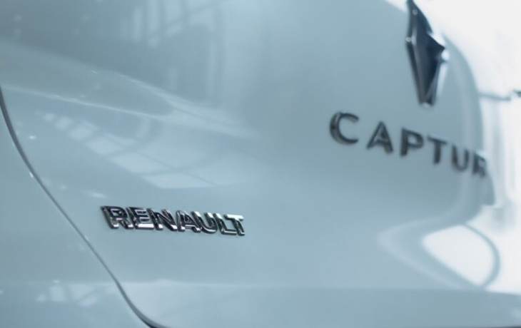 android, restyling renault captur 2024: stesse dimensioni, ma frontale nuovo