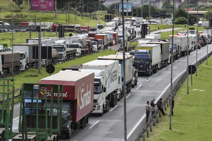 bari, camionista alla guida per 17 ore: maxi multa da oltre 14mila euro