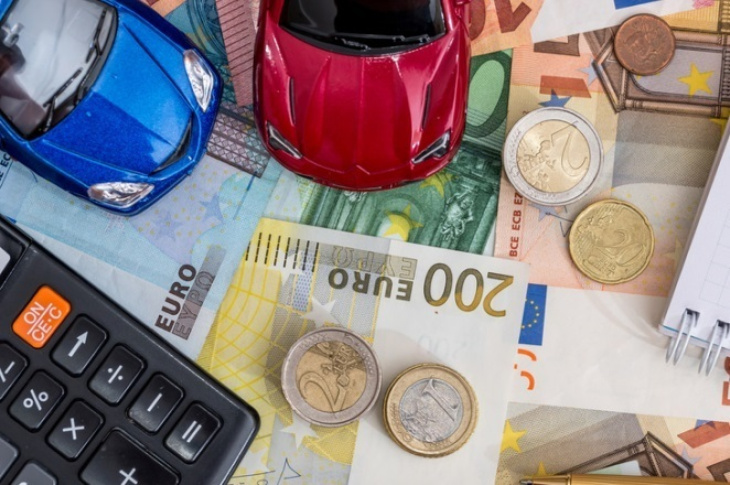 ivass, a maggio costo polizze rc auto sale del 6% a 400 euro
