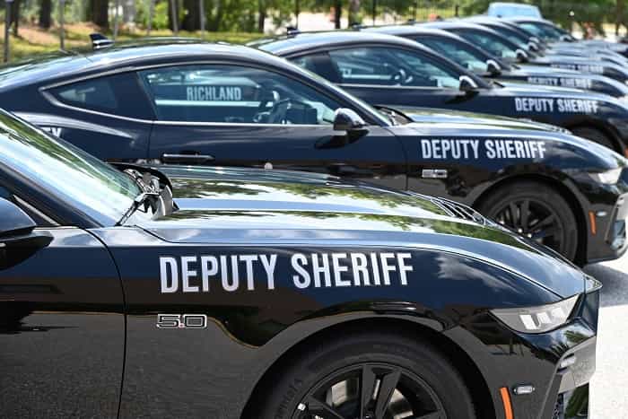 lo sceriffo innova la flotta di polizia acquistando 17 nuove ford mustang gt in carolina del sud